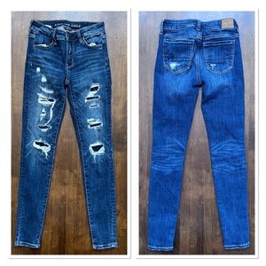 AMERICAN EAGLE Distressed/ Ripped Jeggings